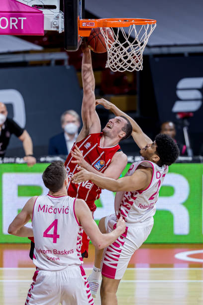 凭借扎实的 凭借扎实的