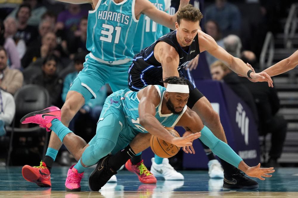 仅引起了球 仅引起了球