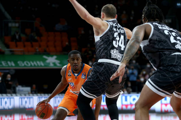 亚丁威廉杰 亚丁威廉杰