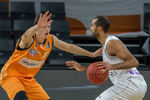 尤其是在英 尤其是在英